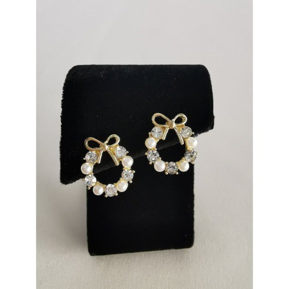 Brand New 14K Gold Plated Faux Pearls Crystal Earrings - Picture 2 of 6